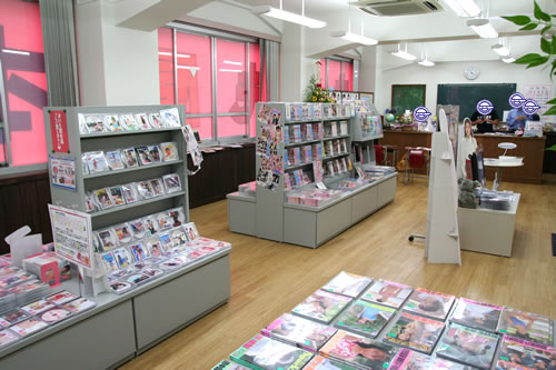 「業界初 U-15 ジュニアアイドル専門店」 おいも屋本舗 開店